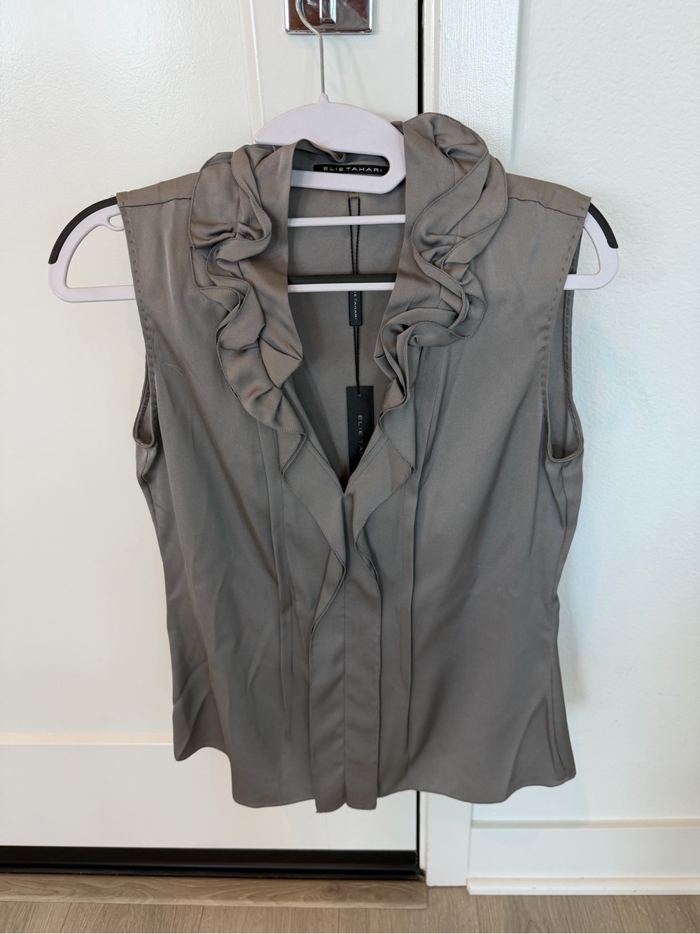 Elie Tahari grey sleeveless blouse